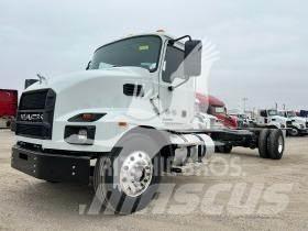 Mack MD6 商用底盤車