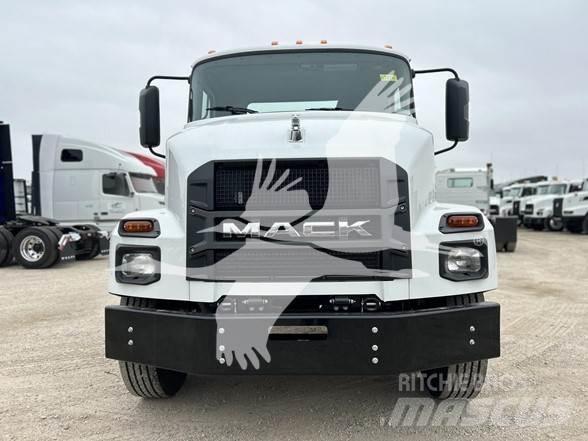 Mack MD6 商用底盤車