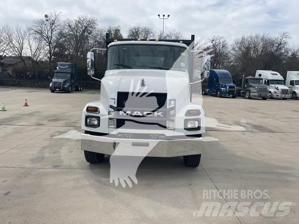 Mack MD6 平板式/側卸式卡車