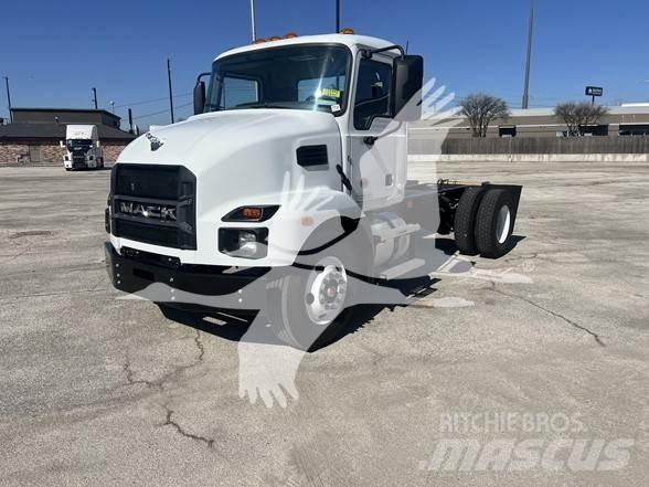 Mack MD6 商用底盤車