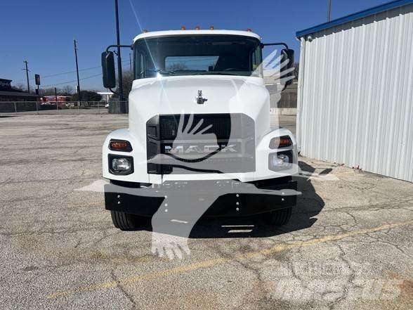 Mack MD6 商用底盤車