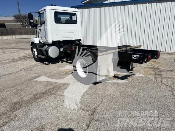 Mack MD6 商用底盤車