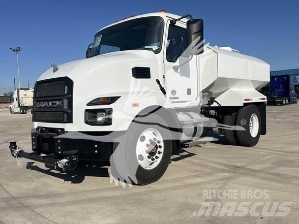 Mack MD6 運油車