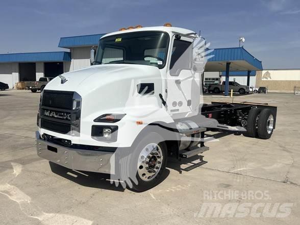 Mack MD6 商用底盤車