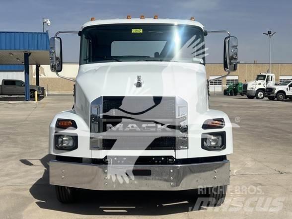 Mack MD6 商用底盤車