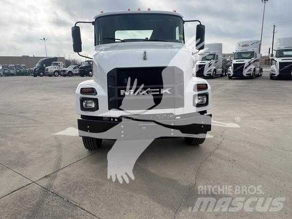 Mack MD6 商用底盤車