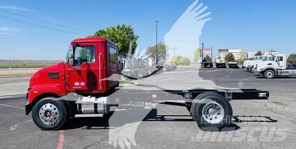 Mack MD6 商用底盤車