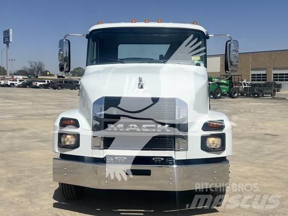 Mack MD6 商用底盤車