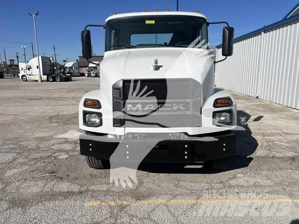 Mack MD6 商用底盤車