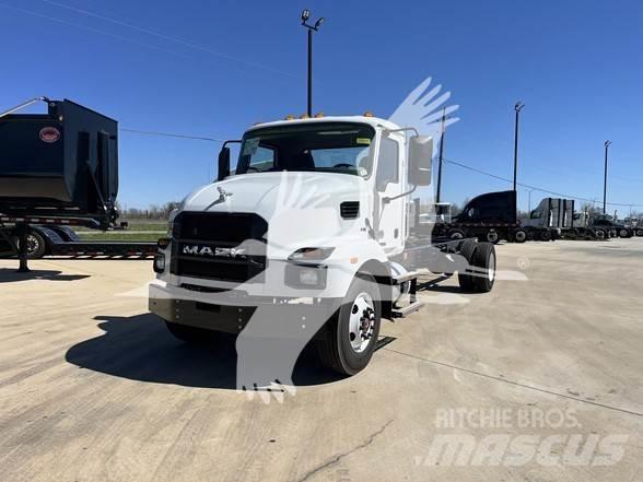 Mack MD6 商用底盤車