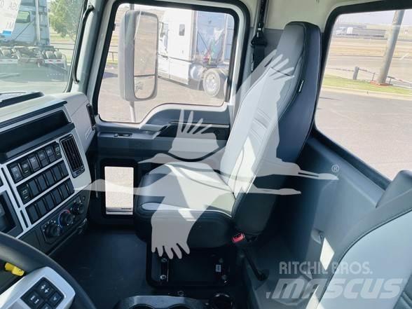 Mack MD6 商用底盤車