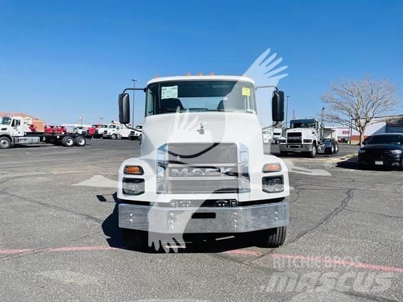 Mack MD6 商用底盤車