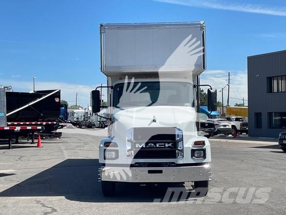 Mack MD6 貨箱式卡車