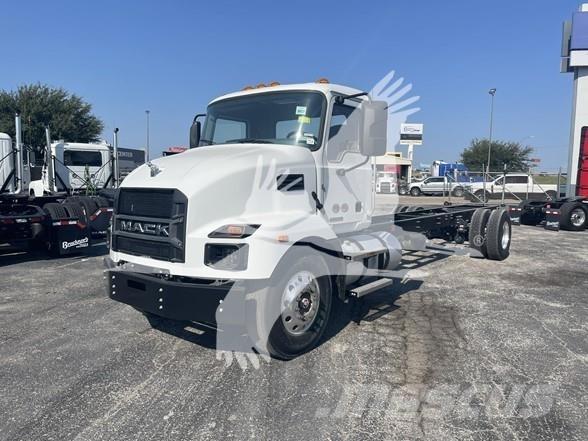 Mack MD6 商用底盤車