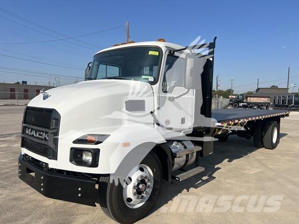 Mack MD6 平板式/側卸式卡車