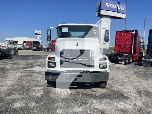 Mack MD6 商用底盤車