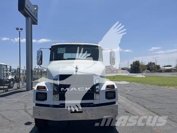 Mack MD6 商用底盤車