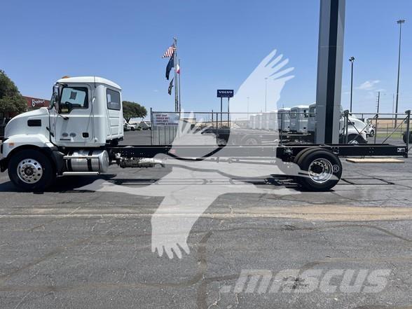 Mack MD6 商用底盤車