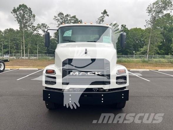 Mack MD6 商用底盤車