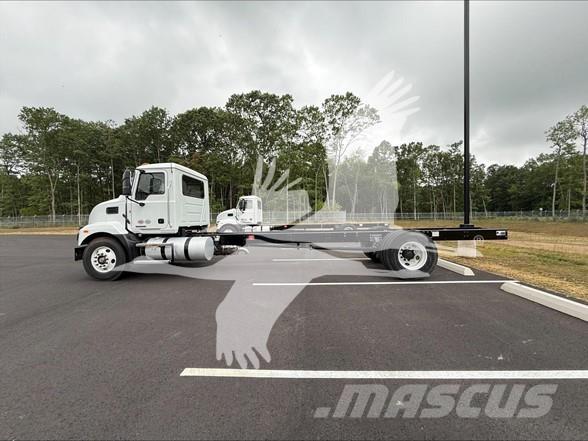 Mack MD6 商用底盤車