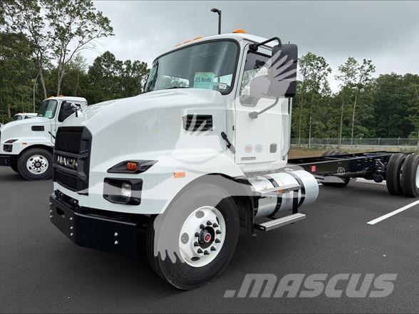 Mack MD6 商用底盤車