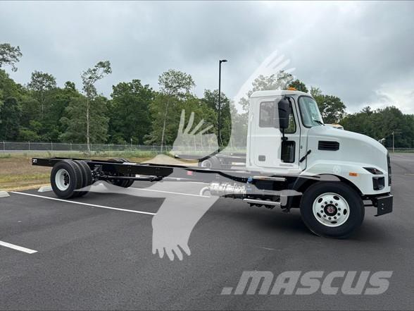 Mack MD6 商用底盤車