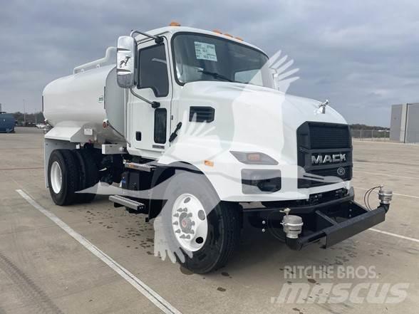 Mack MD7 運油車