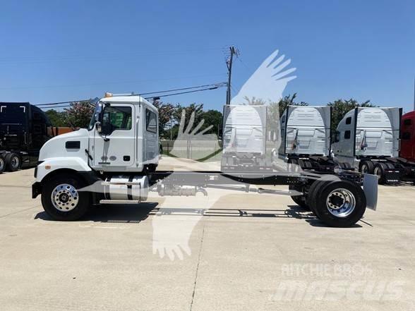 Mack MD7 商用底盤車