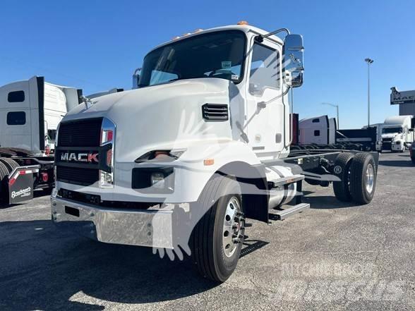 Mack MD7 商用底盤車
