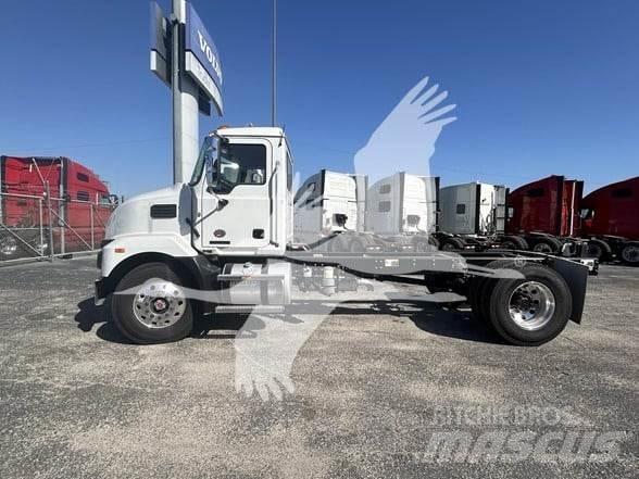 Mack MD7 商用底盤車