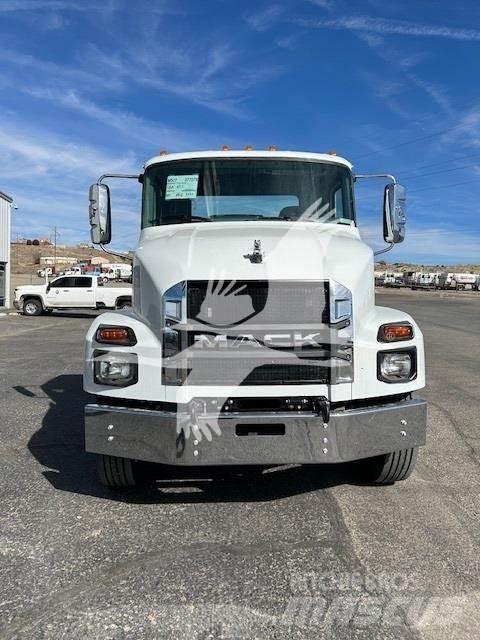 Mack MD7 商用底盤車