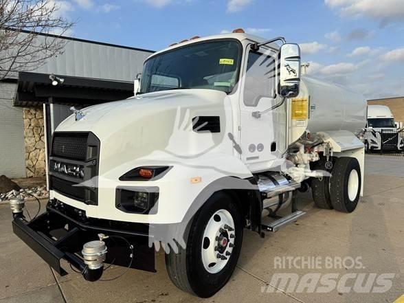 Mack MD7 運油車