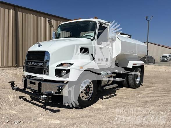 Mack MD7 運油車