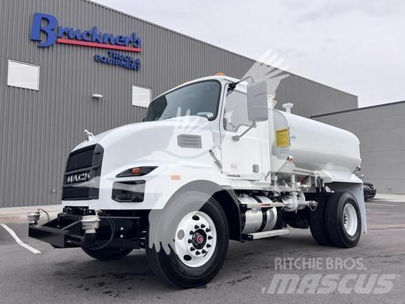 Mack MD7 運油車