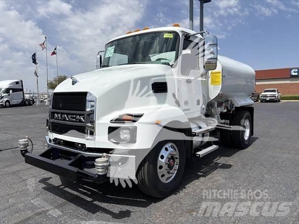 Mack MD7 運油車