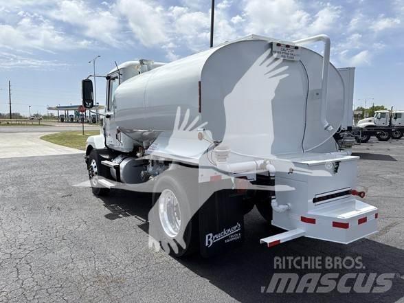 Mack MD7 運油車