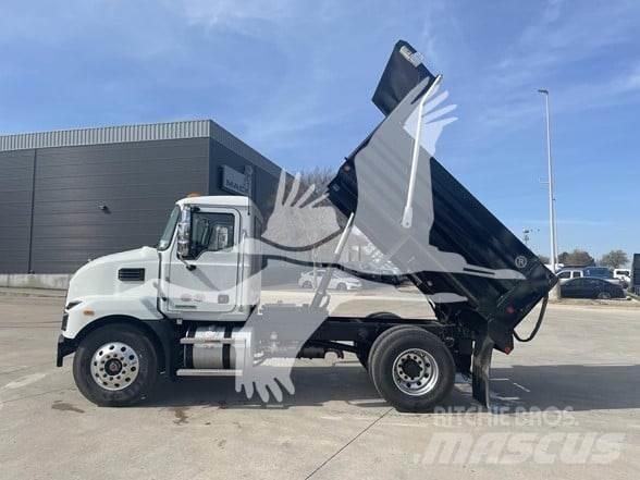 Mack MD7 傾卸式卡車