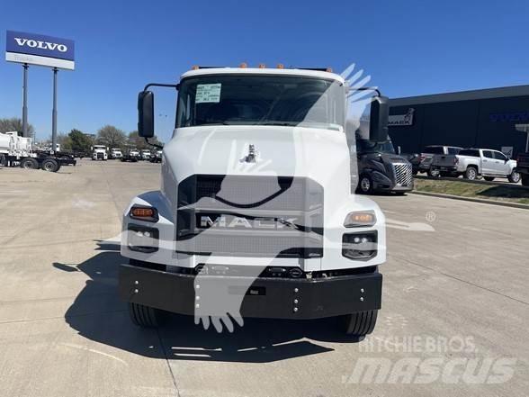 Mack MD7 傾卸式卡車