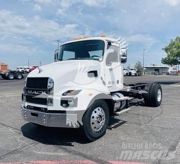 Mack MD7 商用底盤車