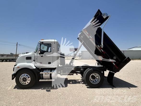 Mack MD7 傾卸式卡車