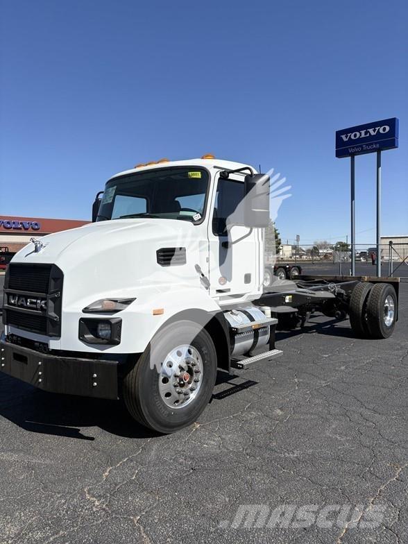 Mack MD7 商用底盤車