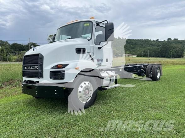 Mack MD7 商用底盤車