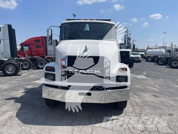 Mack MD7 傾卸式卡車