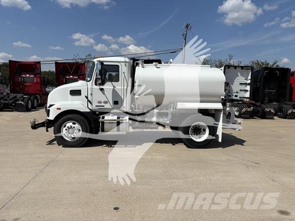 Mack MD7 運油車