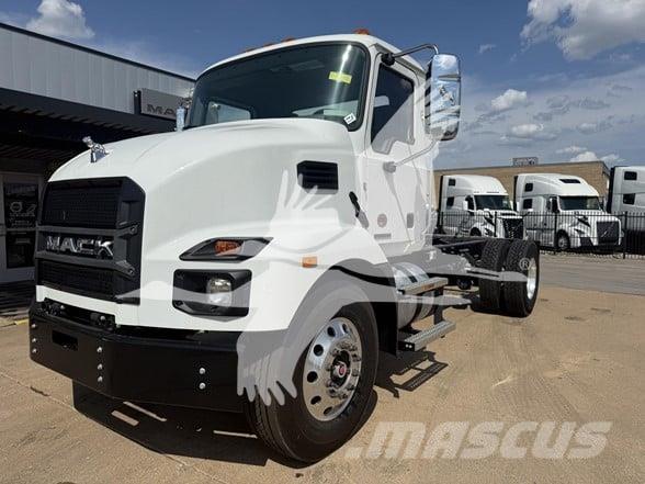 Mack MD7 商用底盤車