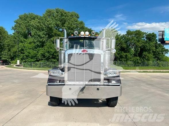 Peterbilt 388 曳引機組件