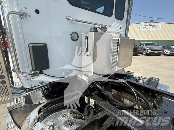 Peterbilt 567 曳引機組件
