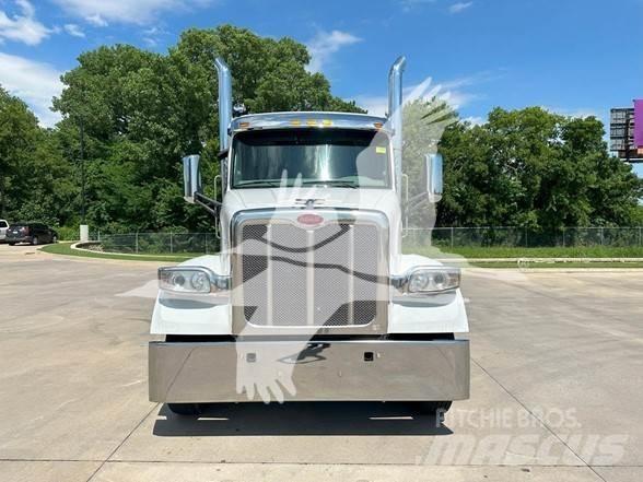 Peterbilt 567 曳引機組件