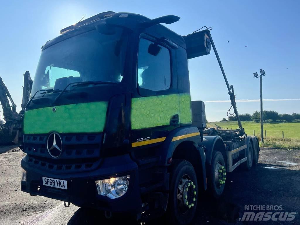 Mercedes-Benz 3240 吊鉤式起重車