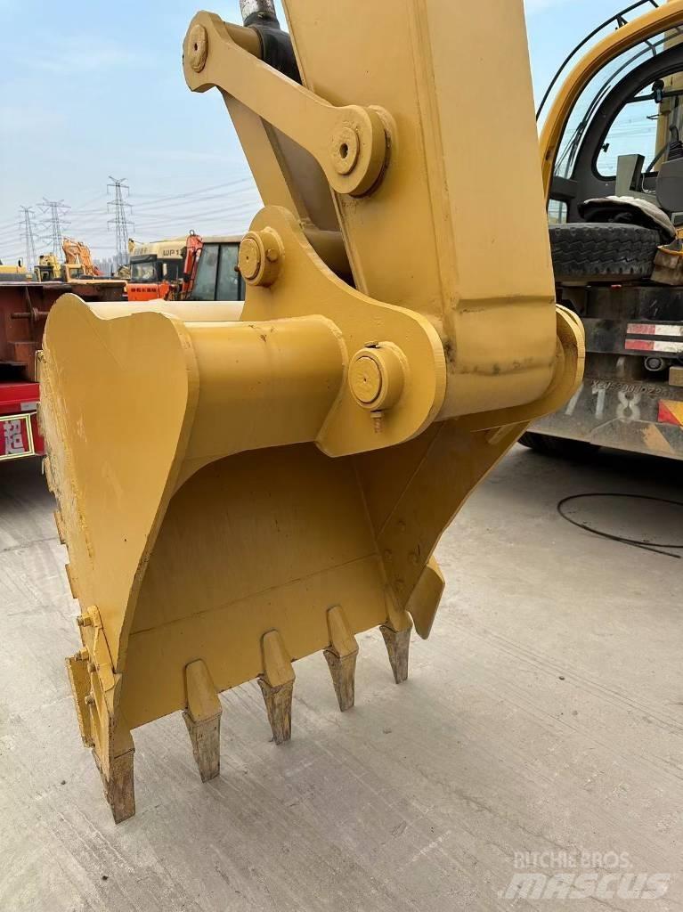 CAT 320 D 履帶式 挖土機/掘鑿機/挖掘機